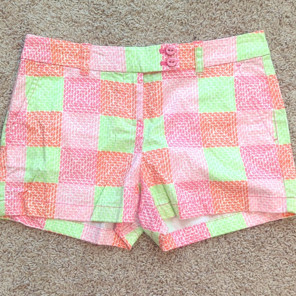 Vineyard Vines Shorts (whales)
